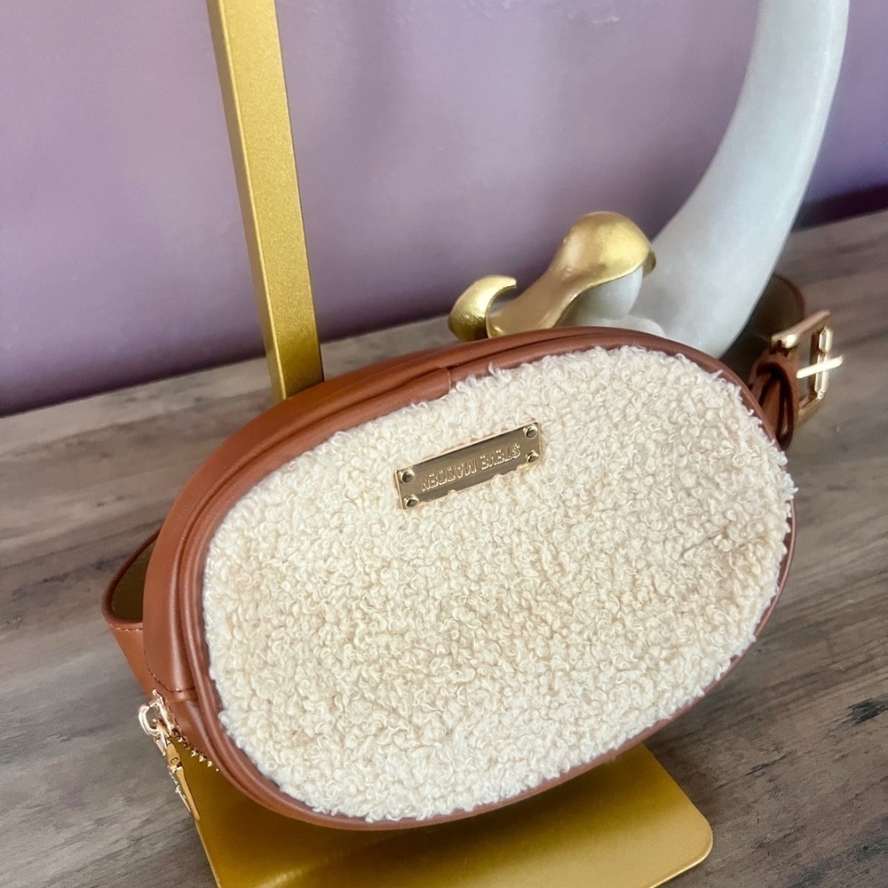Steve Madden Oval Belt Bag - Picture 6 of 6